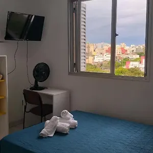 Individual Compartilha Somente A Cozinha Com O Morador E Sua Cachorra Chori Quarto em Acomodações Particulares Porto Alegre